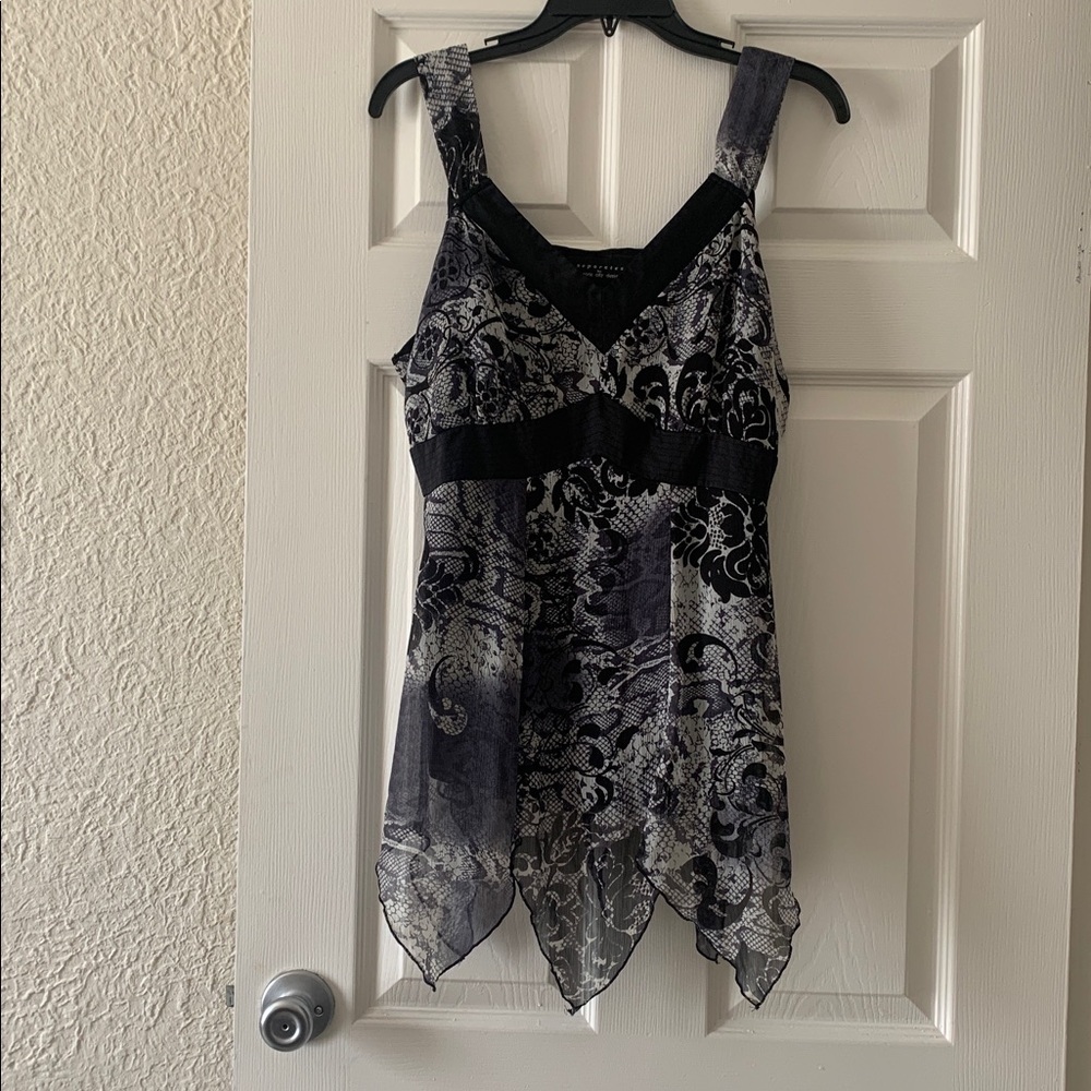 Womens Black and Gray Floral V-Neck Blouse